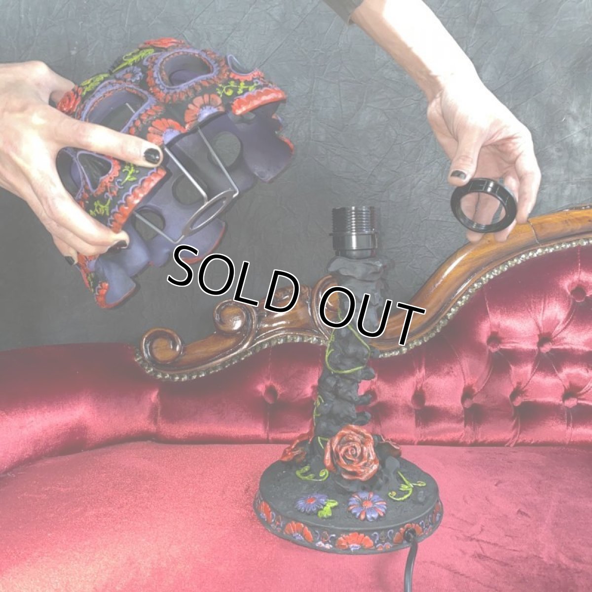 画像12: Atrocity 37.5cm / 死の象徴 -骸骨と背骨- / スタンドライト【NEMESIS NOW】 (12)