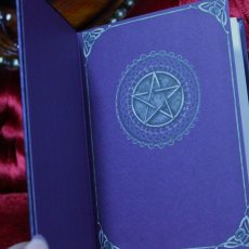 画像2: Embossed Spell Book/Purple /ノート【NEMESIS NOW】 (2)