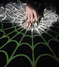 画像8: ⚡訳ありSALE⚡Less Than Perfect Spiderweb / 蓄光 / ブランケット【KREEPSVILLE 666】 (8)