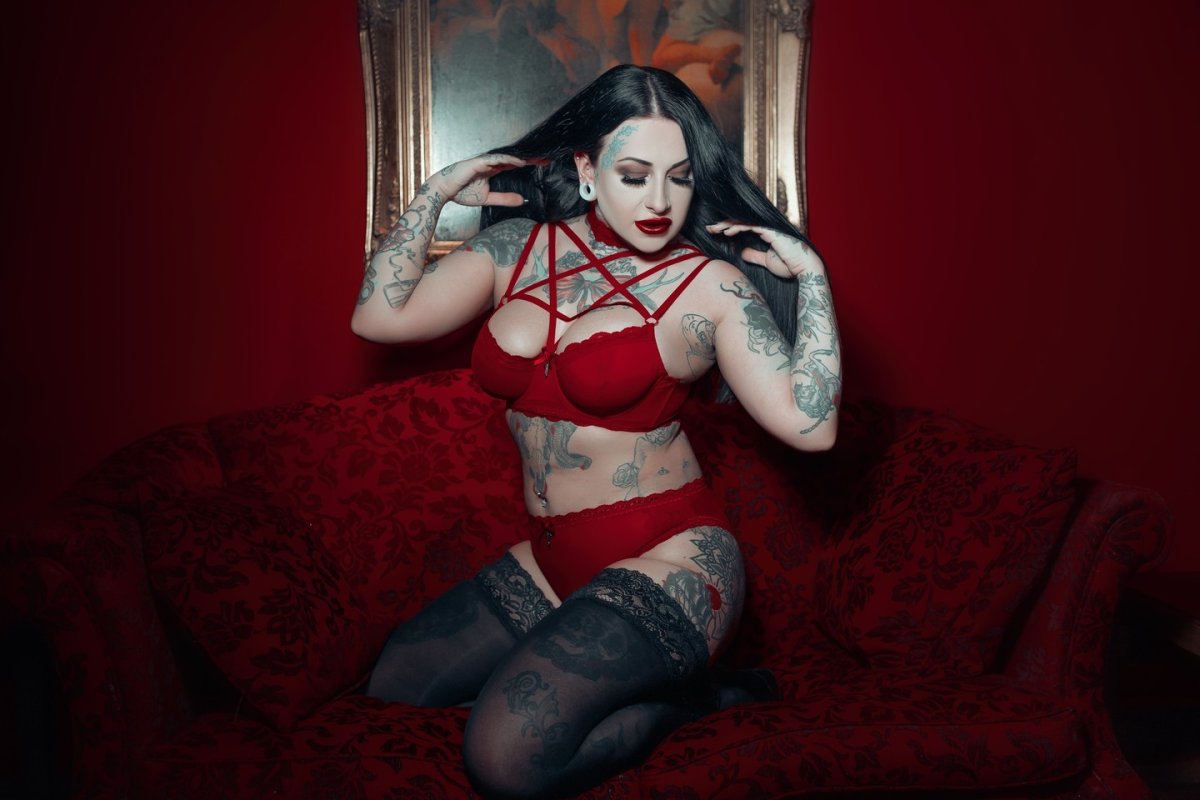 画像8: 🔥SALE🔥She Bites Lace Panty / SCARLET【KILL STAR】 (8)