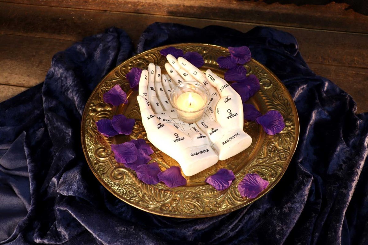 画像8: 🔥SALE🔥Palmist's Guide 22.3cm (White) / キャンドルホルダー【NEMESIS NOW】 (8)