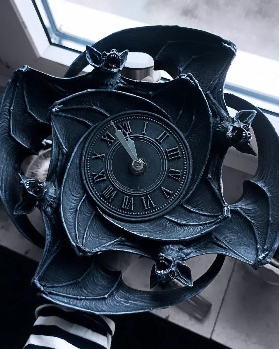 画像3: Creatures of the Night Clock 23cm / 壁掛け時計【NEMESIS NOW】 (3)