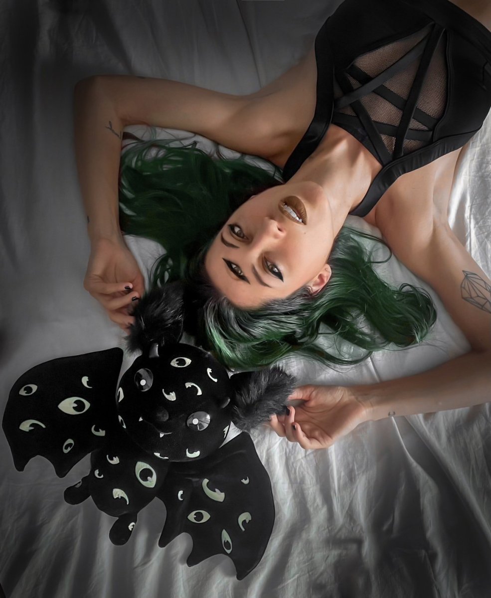 画像9: Vampir: Vampeyes Plush Toy / 蓄光ぬいぐるみ【KILL STAR】 (9)