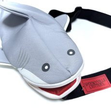 画像4: Shark Sling Bag In Nylon / ボディバッグ【SPOOKYVILLE CRITTERS】 (4)