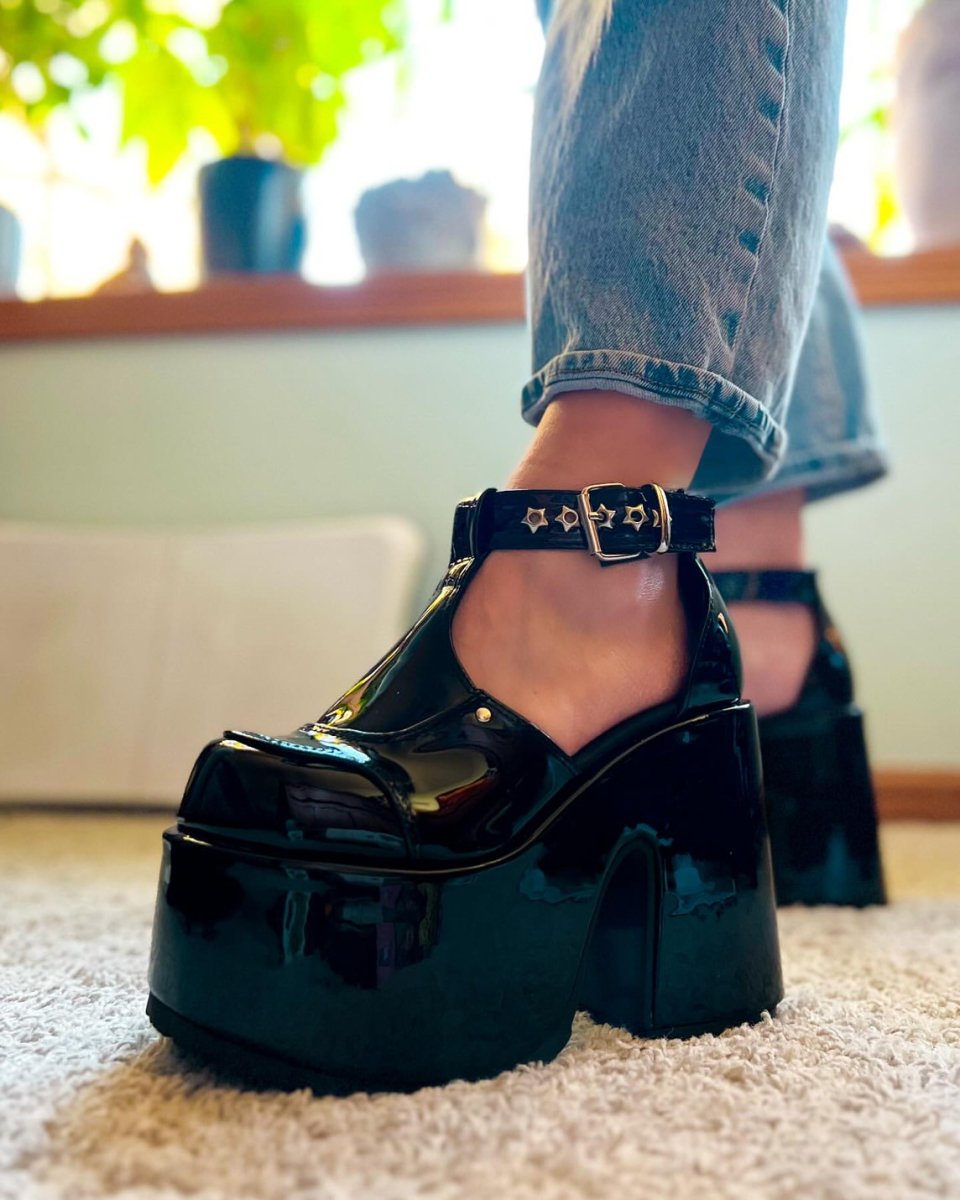 画像12: [取り寄せ]CAMEL-103 / エナメル/厚底ブーツサンダル【DEMONIA】 (12)