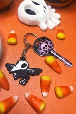 画像2: Quoth The Raven Keychain / キーホルダー【VampireFreaks】 (2)
