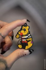 画像2: Winnie The Pooh's Bloody Honey Keychain / キーホルダー【VampireFreaks】 (2)