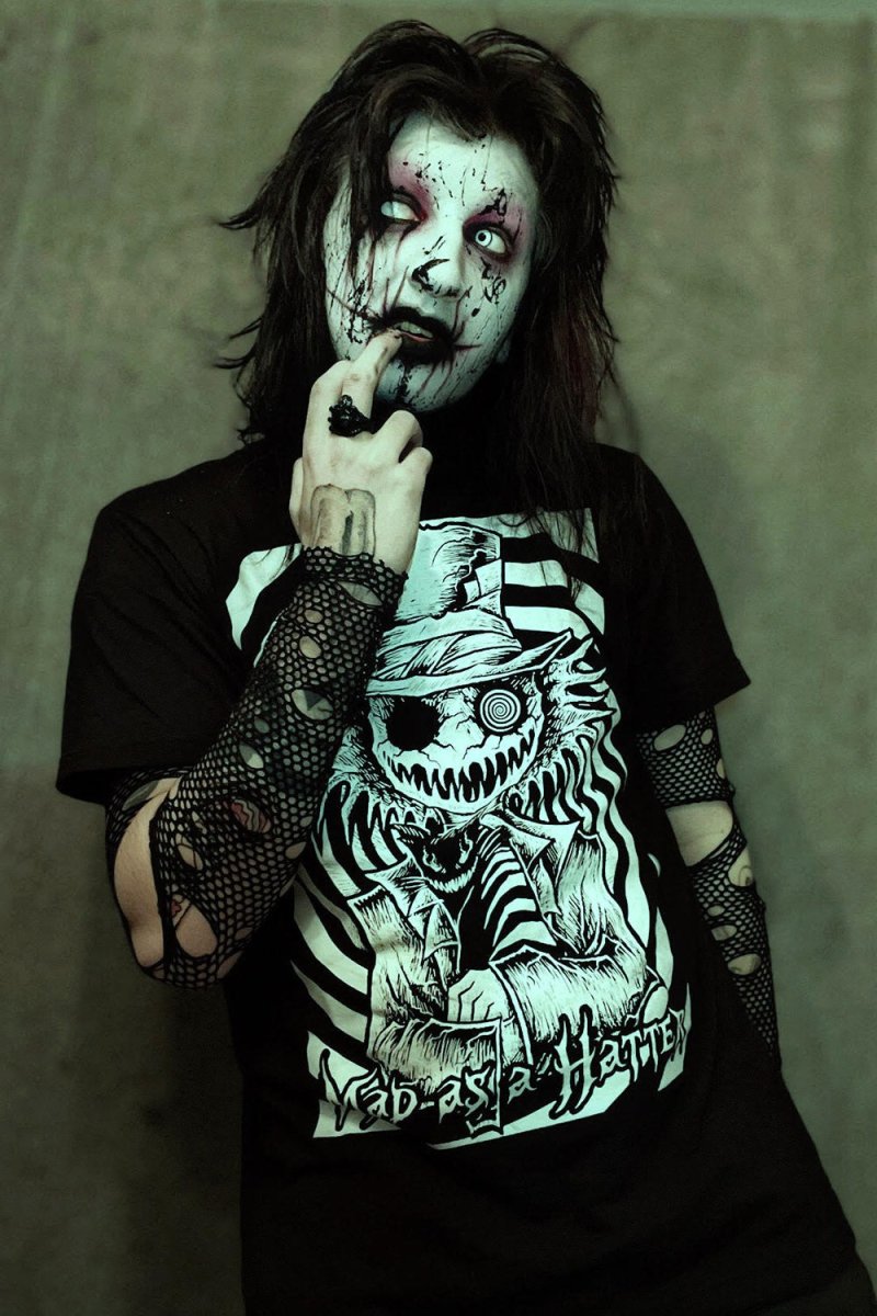 画像2: Mad as a Hatter Tee / Tシャツ【VampireFreaks】 (2)