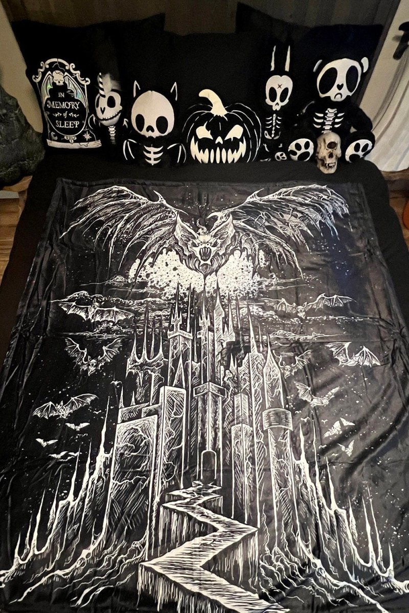画像1: Vampire Castle Throw Blanket / ブランケット【VampireFreaks】 (1)