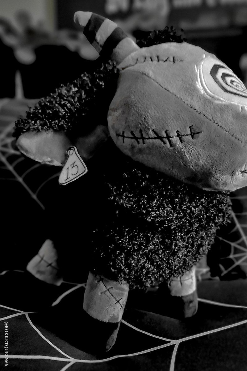 画像8: Black Sheep of the Family Plush / ぬいぐるみ【VampireFreaks】 (8)