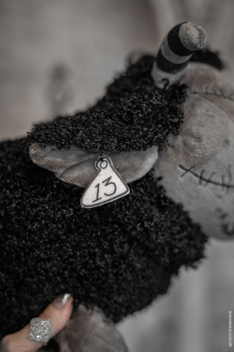 画像5: Black Sheep of the Family Plush / ぬいぐるみ【VampireFreaks】 (5)