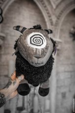 画像1: Black Sheep of the Family Plush / ぬいぐるみ【VampireFreaks】 (1)