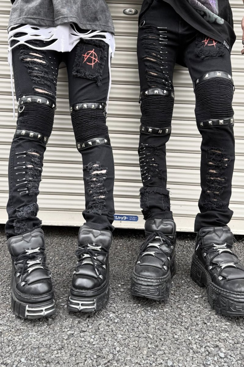 画像2: Annihilate Safety Pin Studded Pants / パンツ【VampireFreaks】 (2)