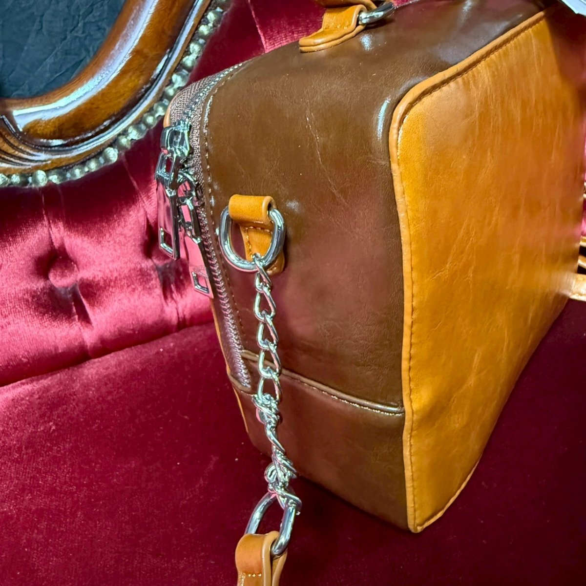 画像5: FRANK & BRIDE IN VINTAGE TV X BODY BAG IN VINYL / ショルダーバッグ【SPOOKYVILLE CRITTERS】 (5)