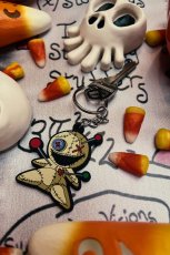 画像1: Voodoo Doll Keychain / キーホルダー【VampireFreaks】 (1)