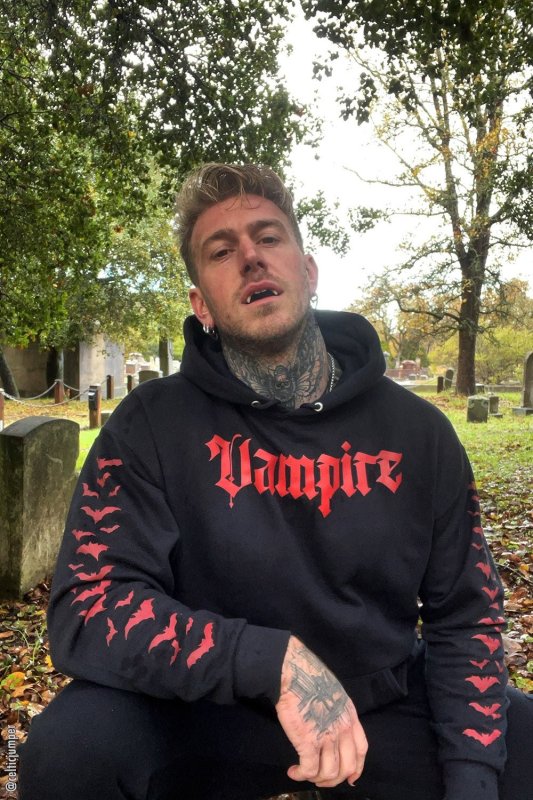 I'm a Vampire Hoodie / 我は不死、吸血鬼 / パーカー【VampireFreaks I'm a Vampire Hoodie / 我は不死、吸血鬼 / パーカー【VampireFreaks