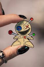画像1: Ouchie Voodoo Doll Enamel Pin / ブードゥー / ピン【VampireFreaks】 (1)