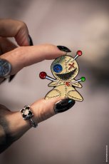 画像10: Ouchie Voodoo Doll Enamel Pin / ブードゥー / ピン【VampireFreaks】 (10)