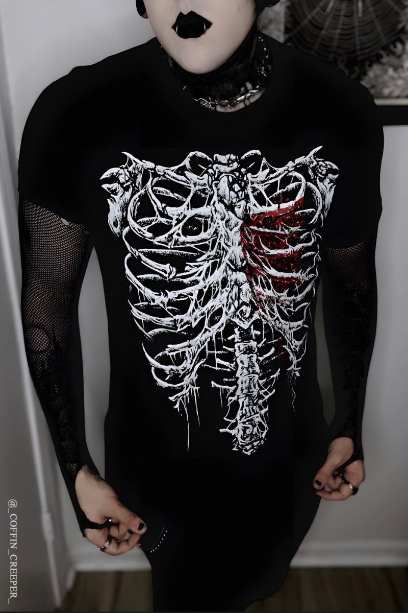 画像1: Bleeding Heart Skeleton / 心臓を蝕む血の影 / Ｔシャツ【VampireFreaks】 (1)