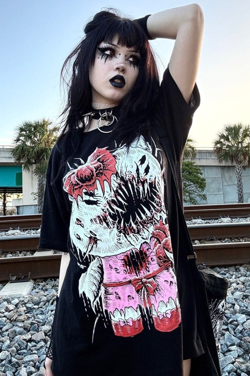 画像1: Hell Kitty Tee / Ｔシャツ【VampireFreaks】 (1)