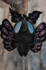 画像1: ⚡期間限定SALE⚡Lunar Moth Plush Keychain / ぬいぐるみキーホルダー【VampireFreaks】 (1)