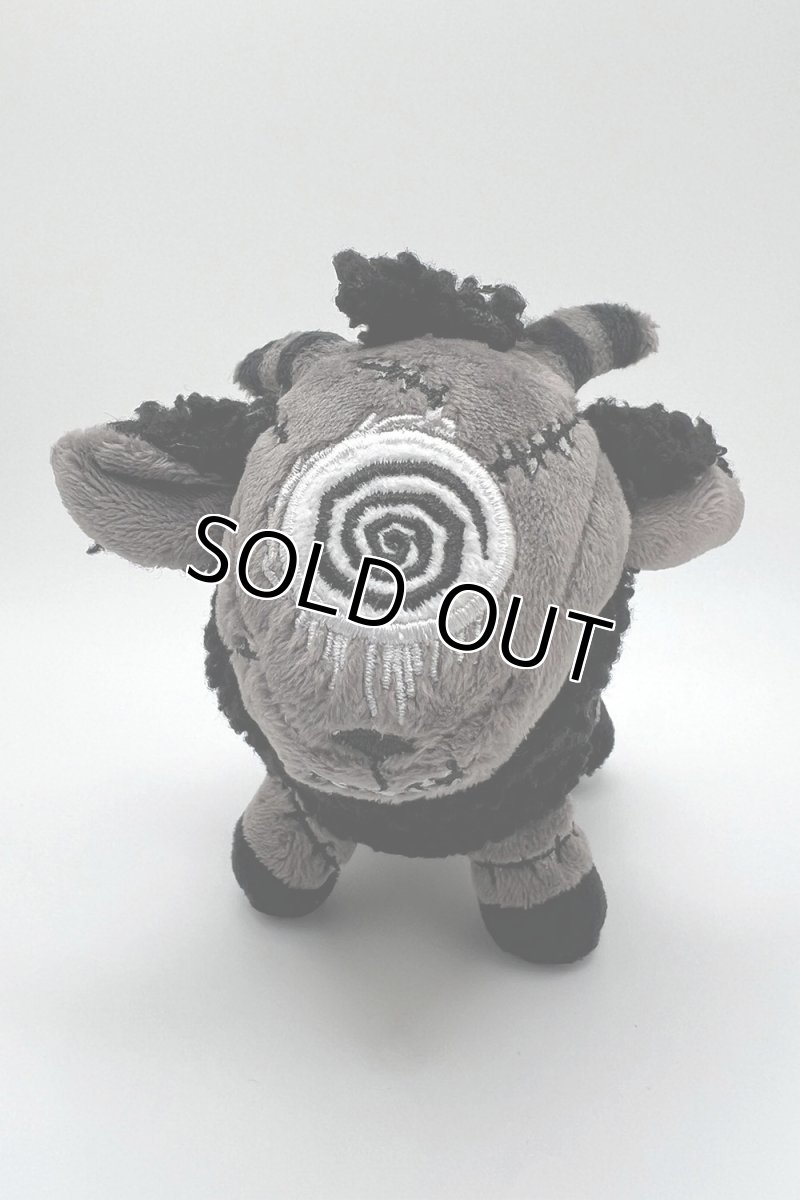 画像8: Black Sheep of the Family Plush Keychain / ぬいぐるみキーホルダー【VampireFreaks】 (8)