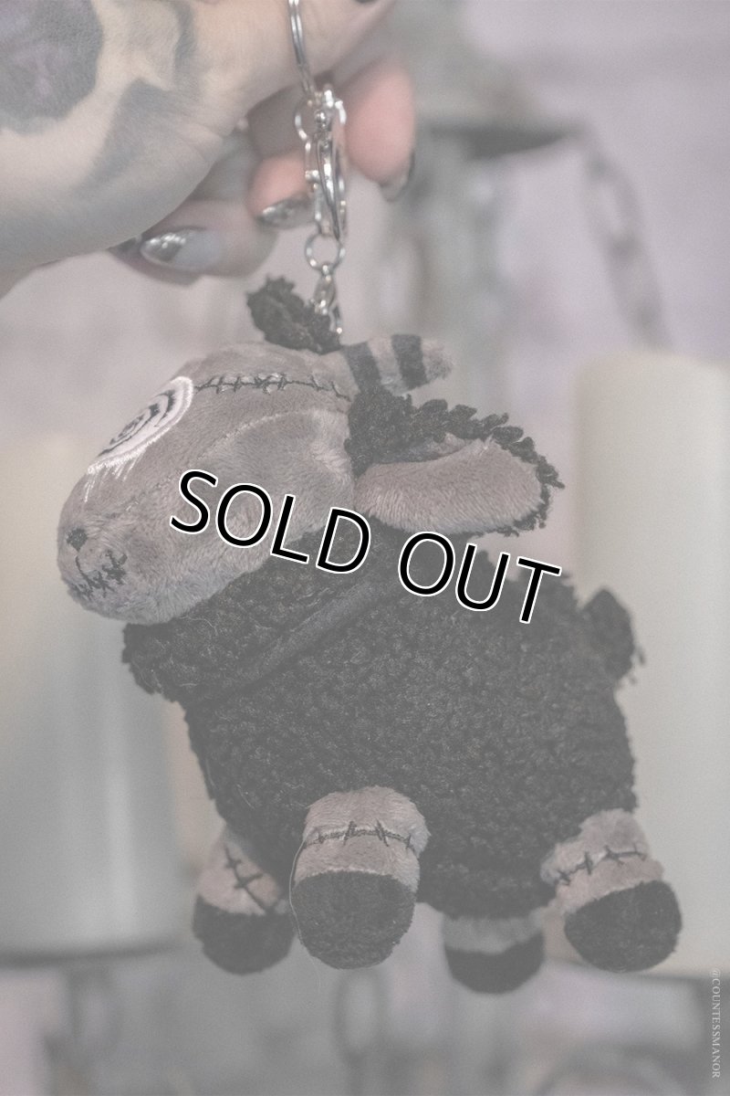 画像4: Black Sheep of the Family Plush Keychain / ぬいぐるみキーホルダー【VampireFreaks】 (4)
