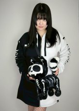 画像2: Skelekitty Purse / ぬいぐるみバッグ【VampireFreaks】 (2)