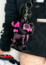画像4: Bubblegum Skelekitty Plush Keychain / ぬいぐるみキーホルダー【VampireFreaks】 (4)