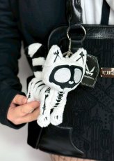 画像2: ⚡期間限定SALE⚡X-Ray Skelekitty Plush Keychain / ぬいぐるみキーホルダー【VampireFreaks】 (2)