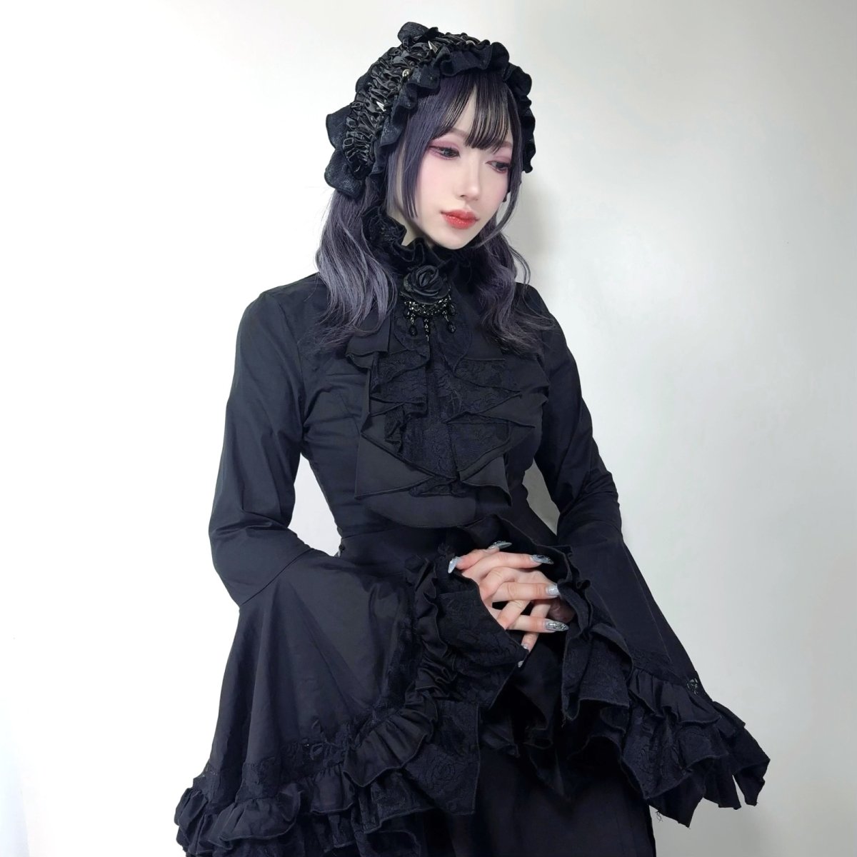 画像2: Women gothic big flared sleeves lace up blouse / ブラウス【Devil Fashion】 (2)