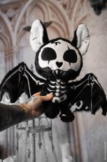 画像1: Skelebat Plush Toy / ぬいぐるみ【VampireFreaks】 (1)