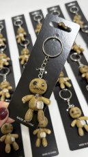 画像2: ⚡期間限定SALE⚡Voodoo Doll Keyring 6cm / キーホルダー【NEMESIS NOW】 (2)