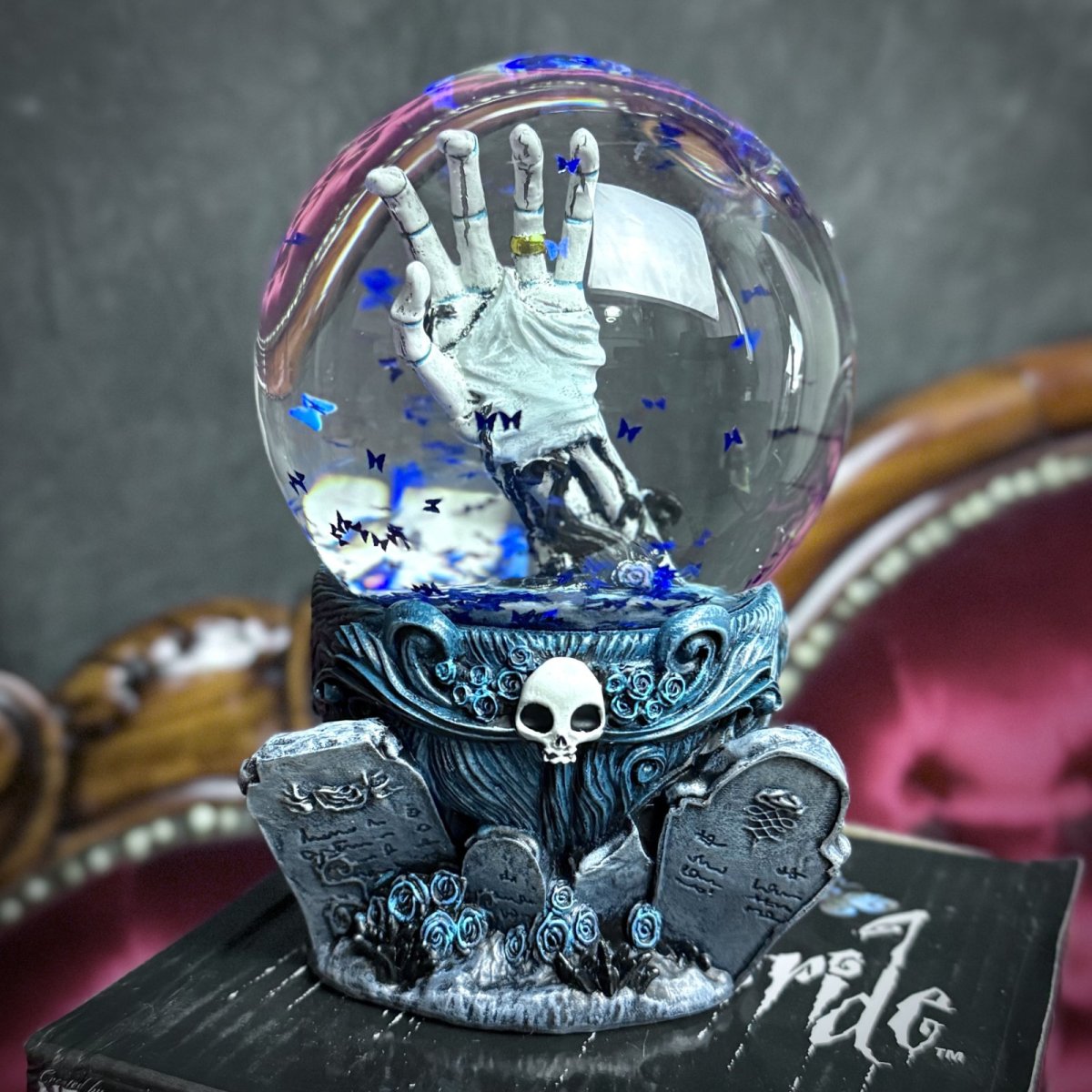 画像2: Corpse Bride Snow Globe / 花嫁の復活 / オーナメント【NEMESIS NOW】 (2)