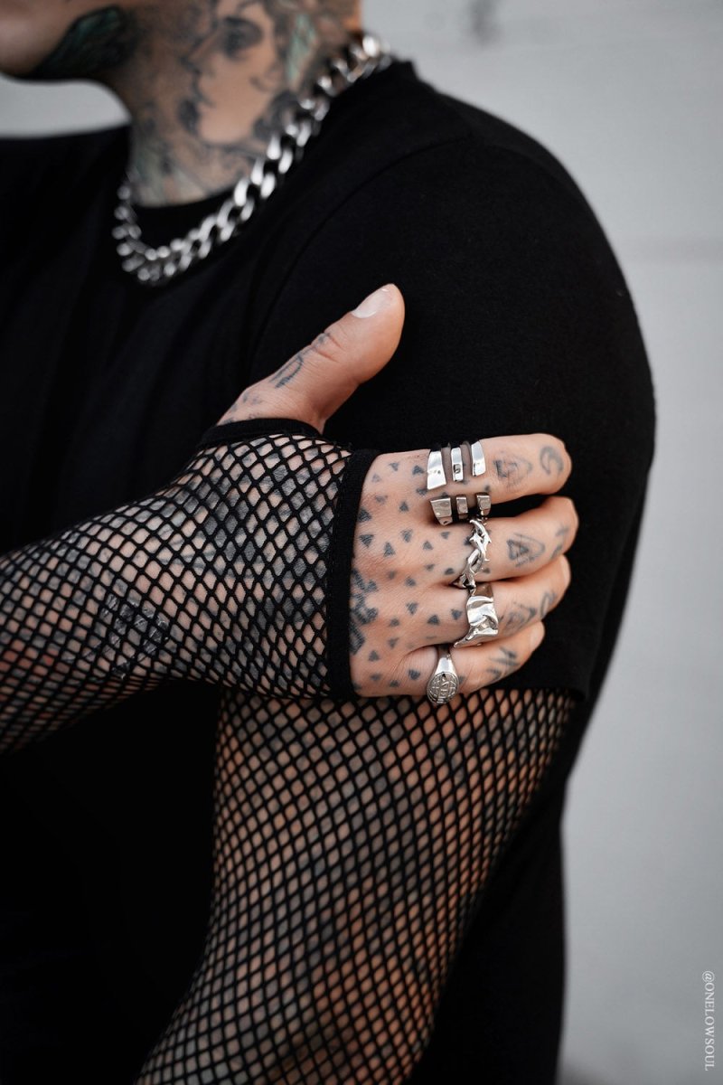 画像9: Graveyard Goth Fishnet Sleeve Shirt / フィッシュネット付きＴシャツ【VampireFreaks】 (9)