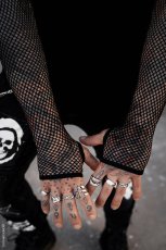 画像3: Graveyard Goth Fishnet Sleeve Shirt / フィッシュネット付きＴシャツ【VampireFreaks】 (3)