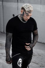 画像1: Graveyard Goth Fishnet Sleeve Shirt / フィッシュネット付きＴシャツ【VampireFreaks】 (1)