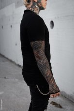 画像7: Graveyard Goth Fishnet Sleeve Shirt / フィッシュネット付きＴシャツ【VampireFreaks】 (7)