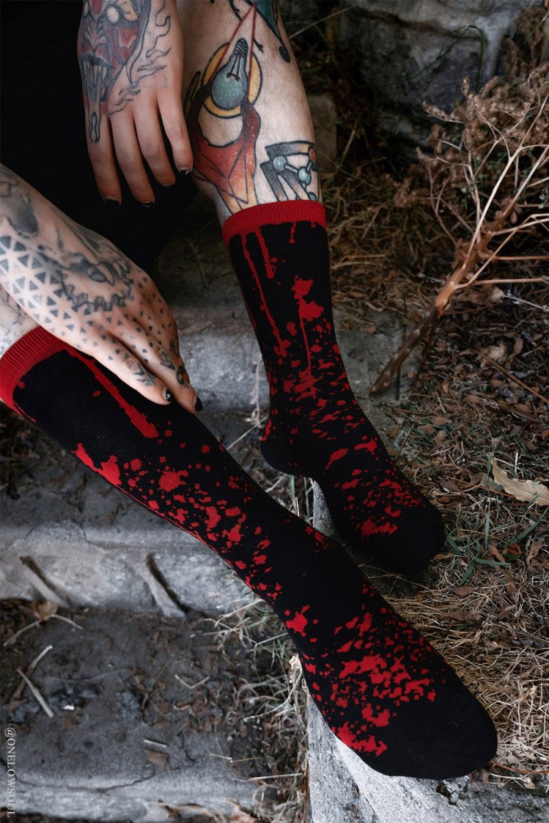 画像2: Murder Mystery Blood Splatter Socks / ソックス【VampireFreaks】 (2)