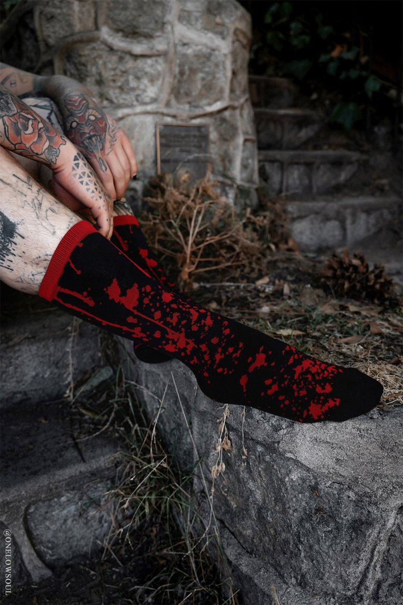 画像3: Murder Mystery Blood Splatter Socks / ソックス【VampireFreaks】 (3)