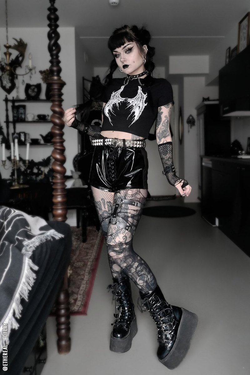 画像3: Broken Batwings Crop Top / クロップ丈 / Ｔシャツ【VampireFreaks】 (3)