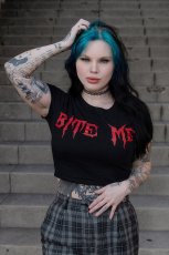 画像2: Bite Me Crop Top / クロップ丈 / Ｔシャツ【VampireFreaks】 (2)