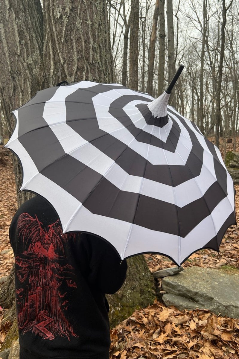 画像12: Batwing Pagoda Umbrella / SPOOKY SPIRAL / パゴダ傘【VampireFreaks】 (12)