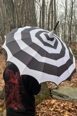 画像12: Batwing Pagoda Umbrella / SPOOKY SPIRAL / パゴダ傘【VampireFreaks】 (12)