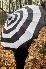 画像10: Batwing Pagoda Umbrella / SPOOKY SPIRAL / パゴダ傘【VampireFreaks】 (10)