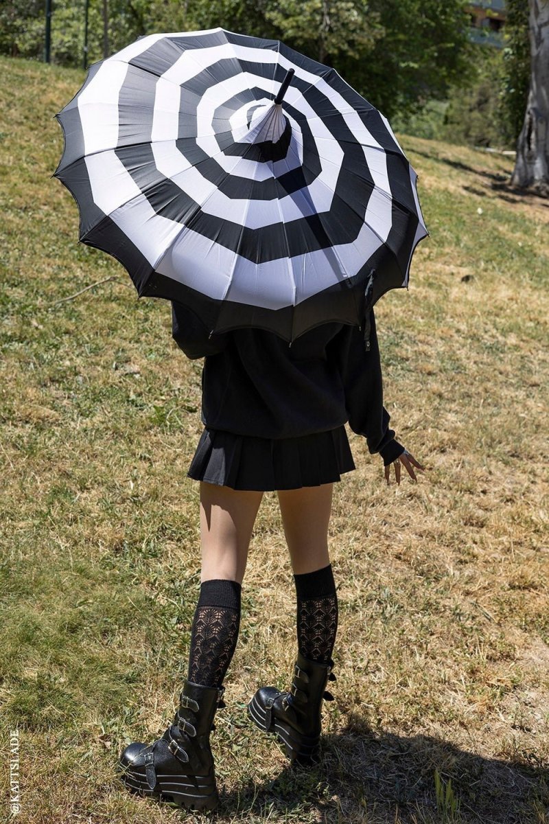 画像13: Batwing Pagoda Umbrella / SPOOKY SPIRAL / パゴダ傘【VampireFreaks】 (13)