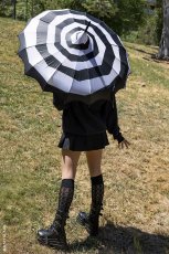 画像13: Batwing Pagoda Umbrella / SPOOKY SPIRAL / パゴダ傘【VampireFreaks】 (13)