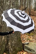 画像9: Batwing Pagoda Umbrella / SPOOKY SPIRAL / パゴダ傘【VampireFreaks】 (9)