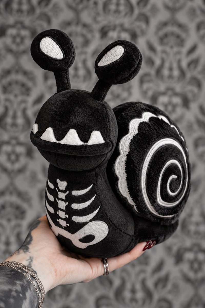 画像1: Slugula Skeleton Snail Plush Toy / カタツムリ / ぬいぐるみ【VampireFreaks】 (1)