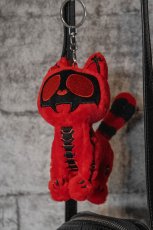 画像2: Murder Red Kitty / Limited Edition / ぬいぐるみキーホルダー【VampireFreaks】 (2)